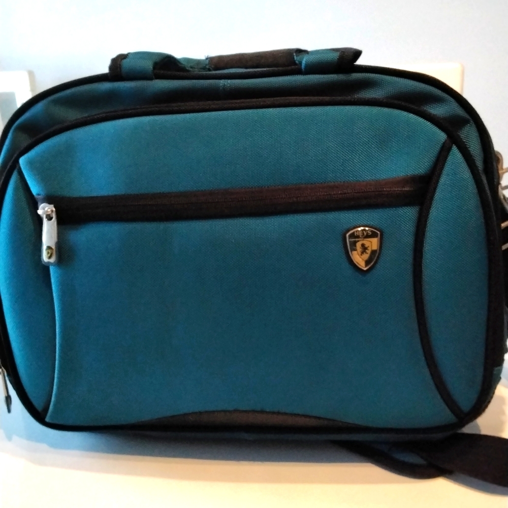 Heys Canada laptop bag